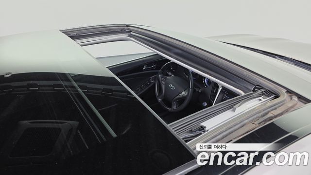Hyundai Sonata 2011 — photo 19