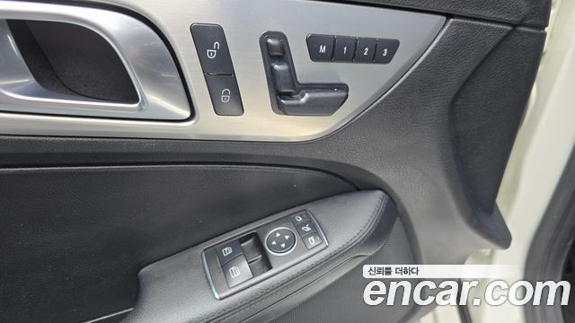 Mercedes-Benz SLK-Class 2012 — photo 13