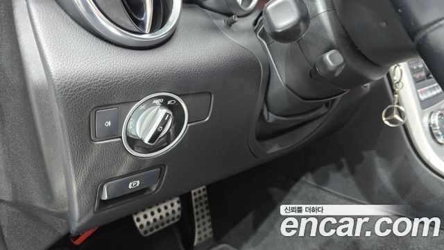 Mercedes-Benz SLK-Class 2012 — photo 14