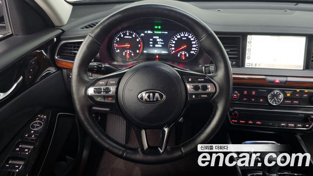 Kia K7 2017 — photo 20