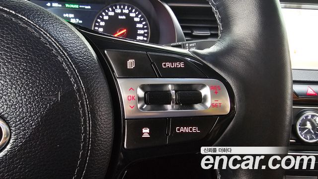 Kia K7 2017 — photo 22