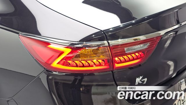 Kia K7 2017 — photo 9
