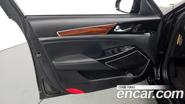Kia K7 2017 — photo 14