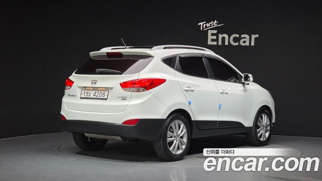 Hyundai Tucson 2011 — photo 2