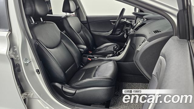 Hyundai AVANTE 2014 — photo 11