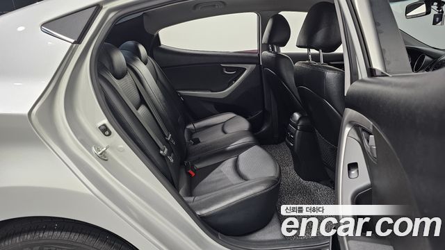Hyundai AVANTE 2014 — photo 12