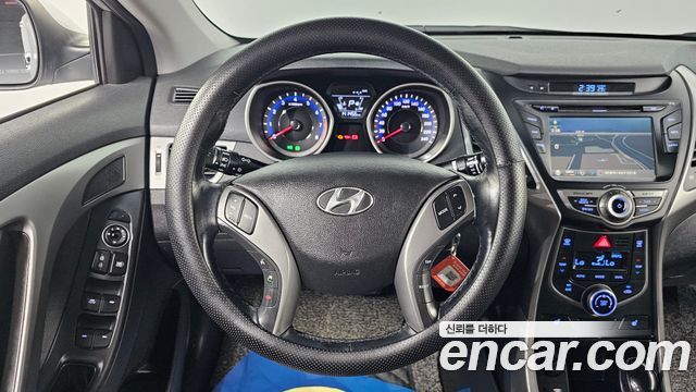 Hyundai AVANTE 2014 — photo 13