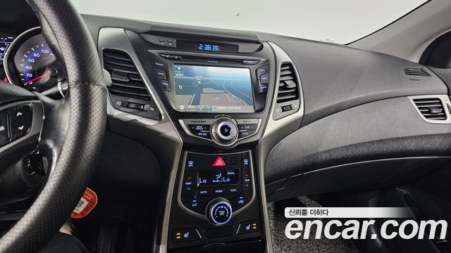 Hyundai AVANTE 2014 — photo 14