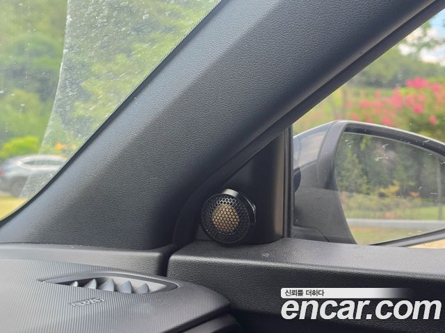 Hyundai Veloster 2019 — photo 8