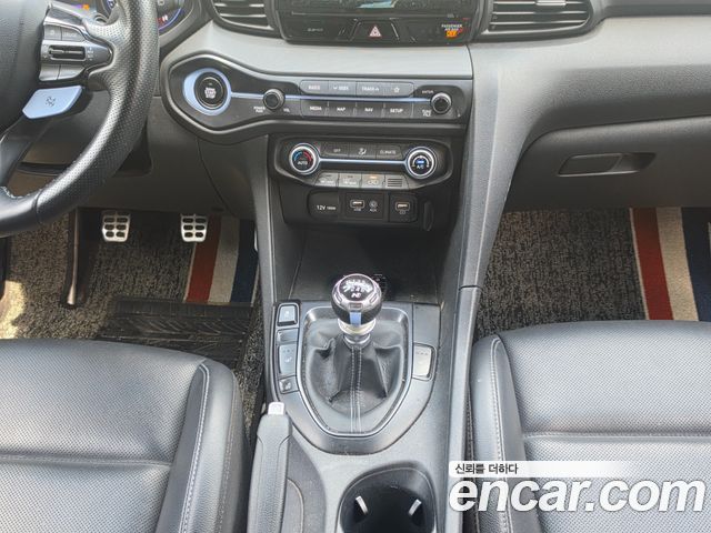 Hyundai Veloster 2019 — photo 11
