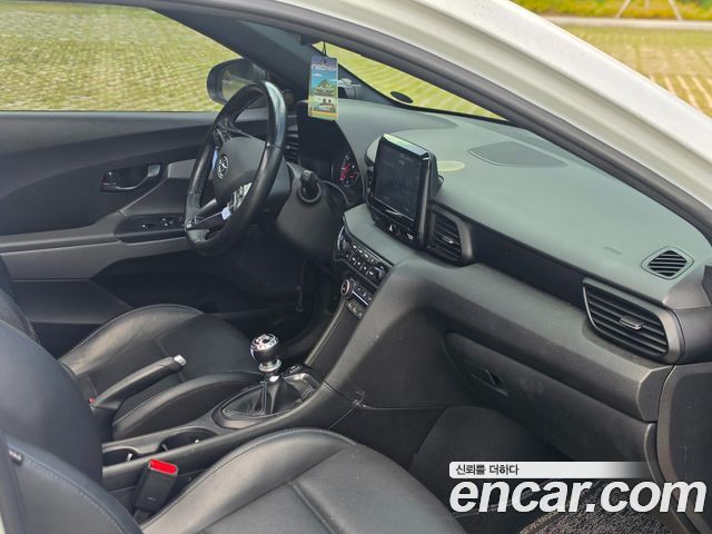 Hyundai Veloster 2019 — photo 12