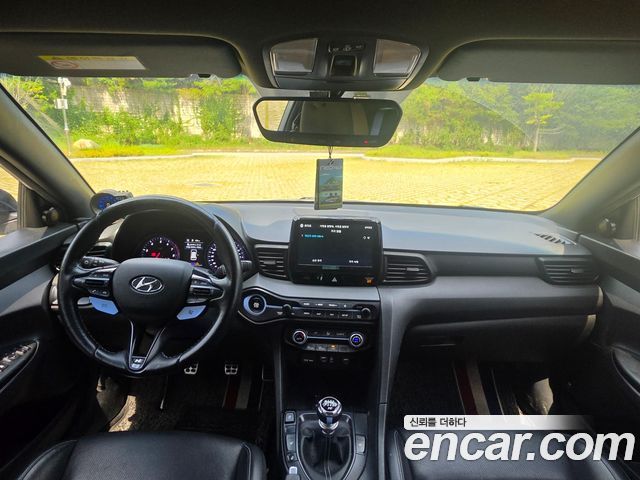 Hyundai Veloster 2019 — photo 14