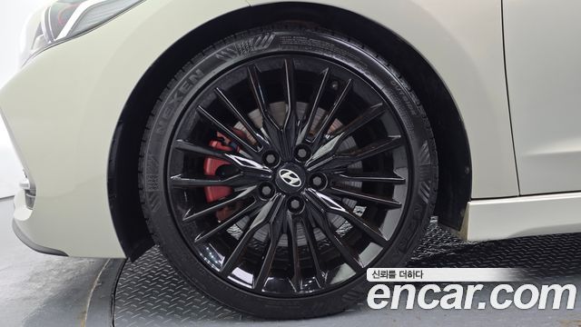 Hyundai AVANTE 2017 — photo 5
