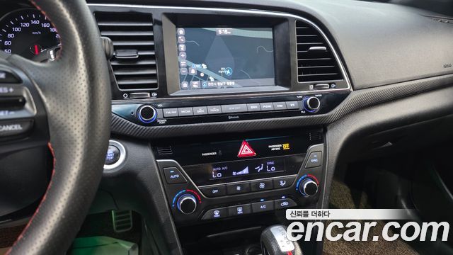 Hyundai AVANTE 2017 — photo 19