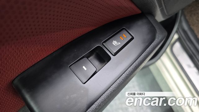 Hyundai AVANTE 2017 — photo 26