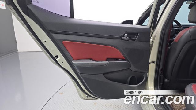 Hyundai AVANTE 2017 — photo 15