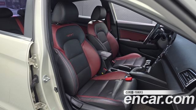 Hyundai AVANTE 2017 — photo 16