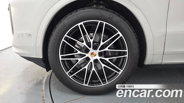 Porsche Cayenne 2024 — photo 5