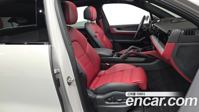 Porsche Cayenne 2024 — photo 17