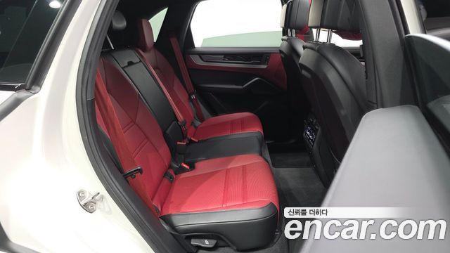 Porsche Cayenne 2024 — photo 18