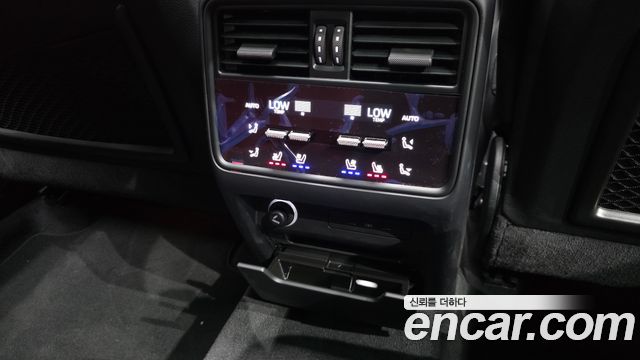 Porsche Cayenne 2024 — photo 24