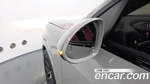 Porsche Cayenne 2024 — photo 27