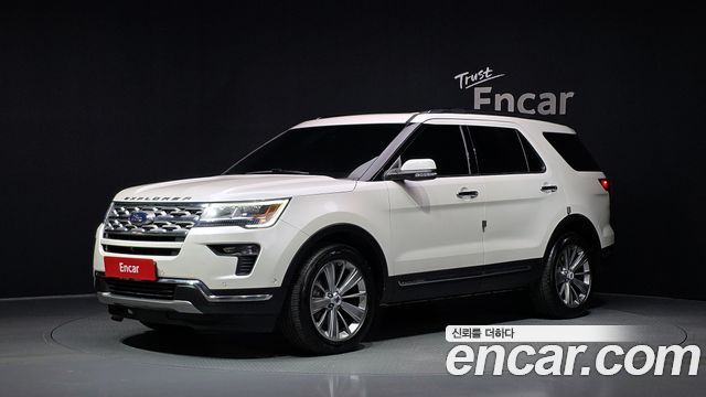 Ford Explorer 2018 — photo 1