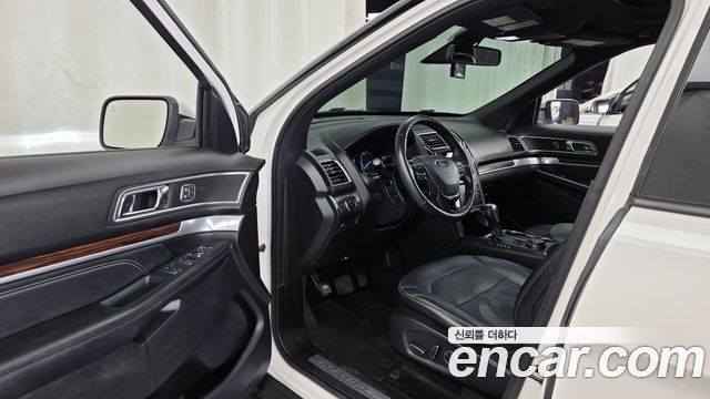 Ford Explorer 2018 — photo 13