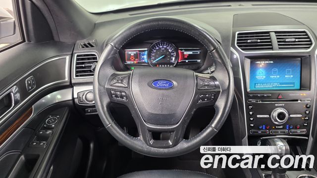 Ford Explorer 2018 — photo 19