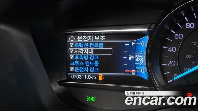 Ford Explorer 2018 — photo 24