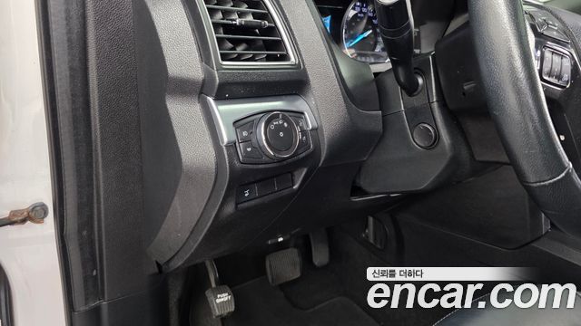 Ford Explorer 2018 — photo 25