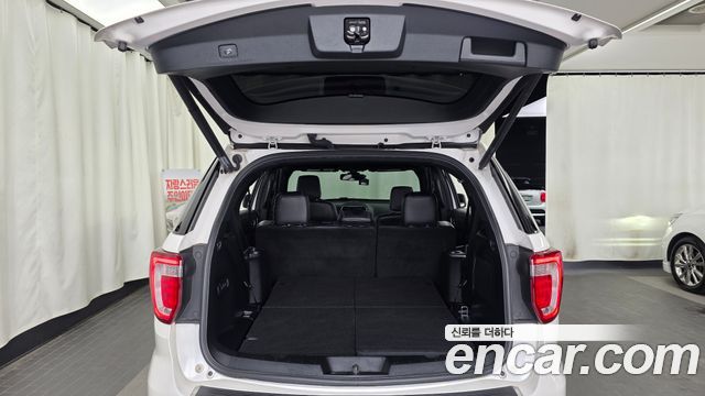 Ford Explorer 2018 — photo 26