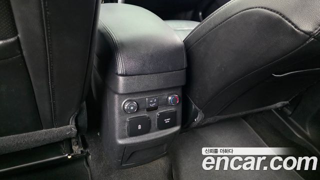 Ford Explorer 2018 — photo 32