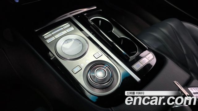 Genesis G80 2022 — photo 12