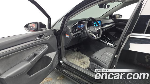 Volkswagen Golf 2024 — photo 10