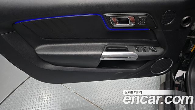 Ford Mustang 2016 — photo 13