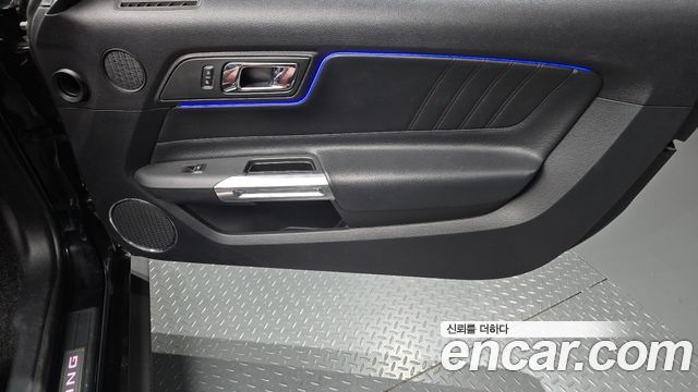 Ford Mustang 2016 — photo 14