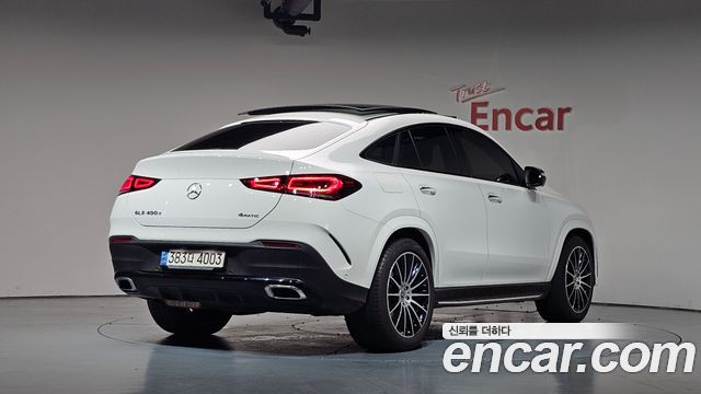 Mercedes-Benz GLE-Class 2022 — photo 2