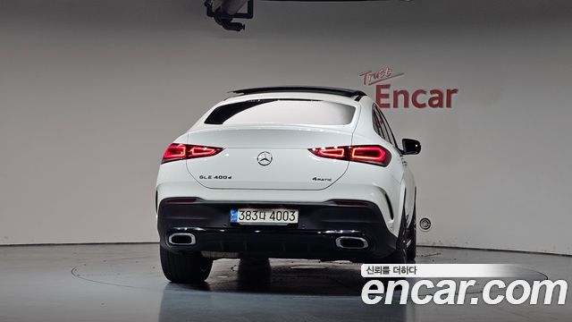 Mercedes-Benz GLE-Class 2022 — photo 4
