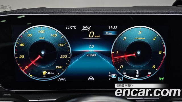 Mercedes-Benz GLE-Class 2022 — photo 11