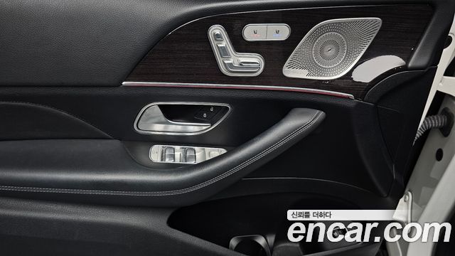 Mercedes-Benz GLE-Class 2022 — photo 24
