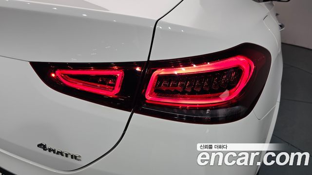 Mercedes-Benz GLE-Class 2022 — photo 9