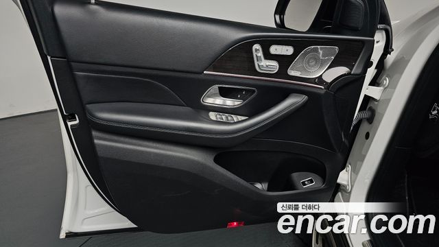 Mercedes-Benz GLE-Class 2022 — photo 14
