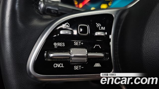 Mercedes-Benz GLE-Class 2022 — photo 31