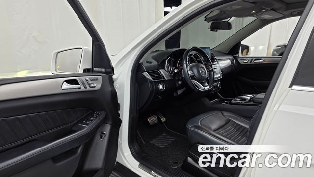 Mercedes-Benz GLE-Class 2018 — photo 10