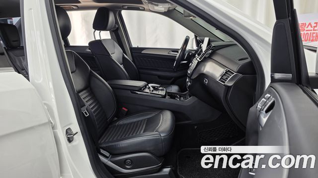 Mercedes-Benz GLE-Class 2018 — photo 11