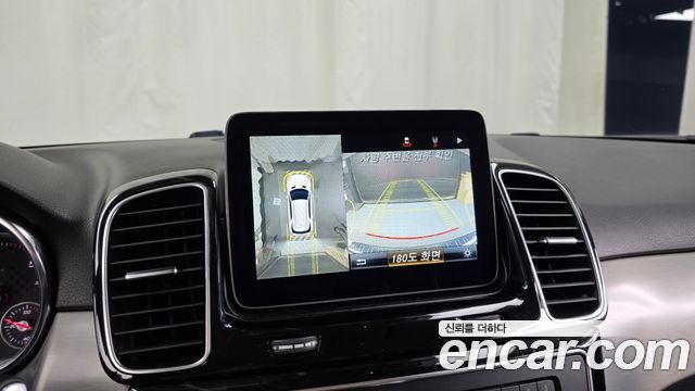 Mercedes-Benz GLE-Class 2018 — photo 15