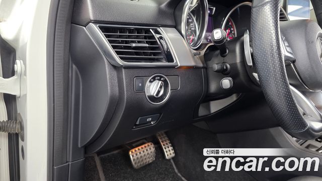 Mercedes-Benz GLE-Class 2018 — photo 17