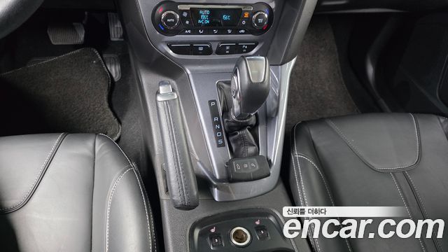 Ford Focus 2015 — photo 9