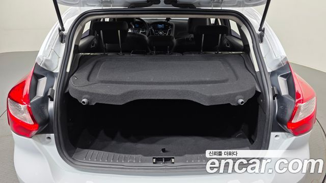 Ford Focus 2015 — photo 20